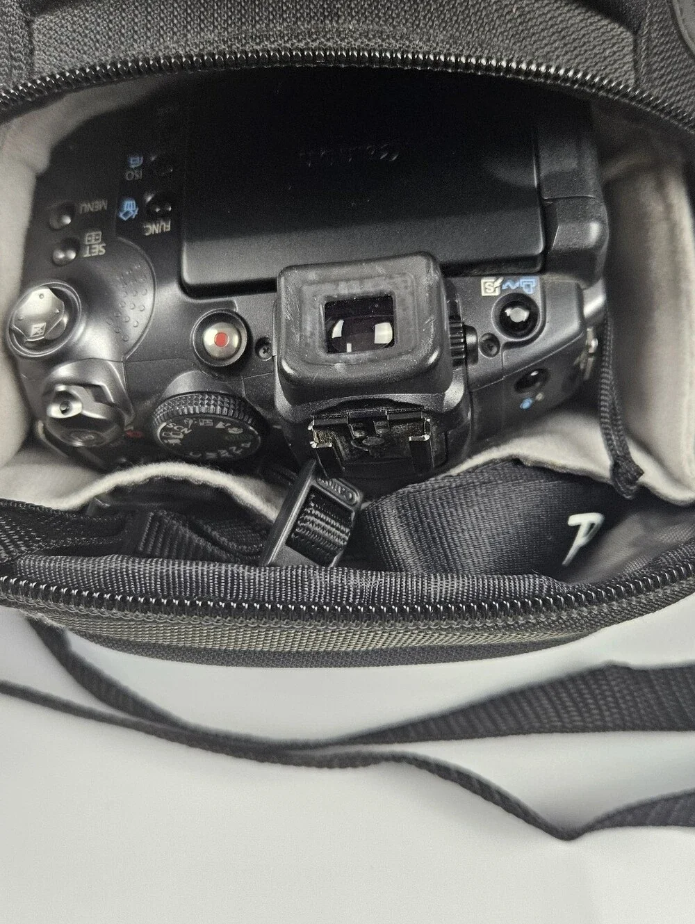 Canon PowerShot S5 IS 8.0MP Digital Camera Bundle – Tested & Working